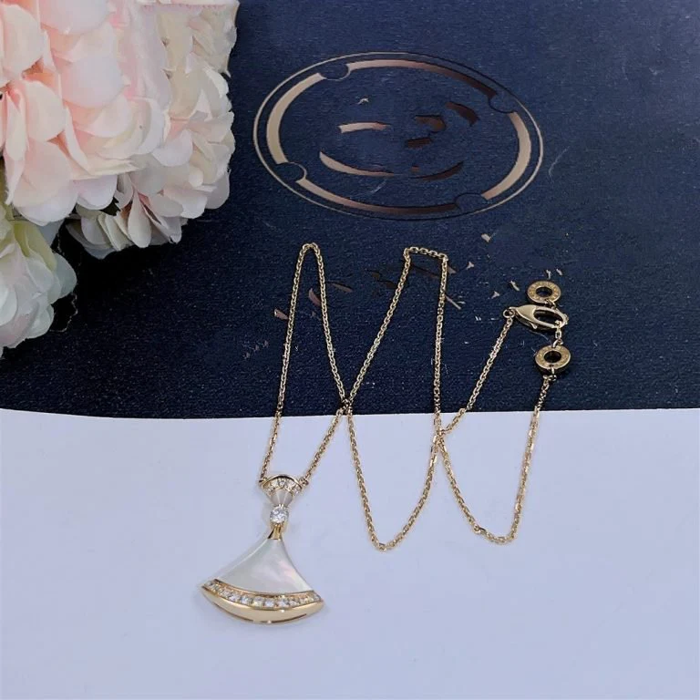 [BV]DREAM NECKLACE MOP GOLD DIAMOND