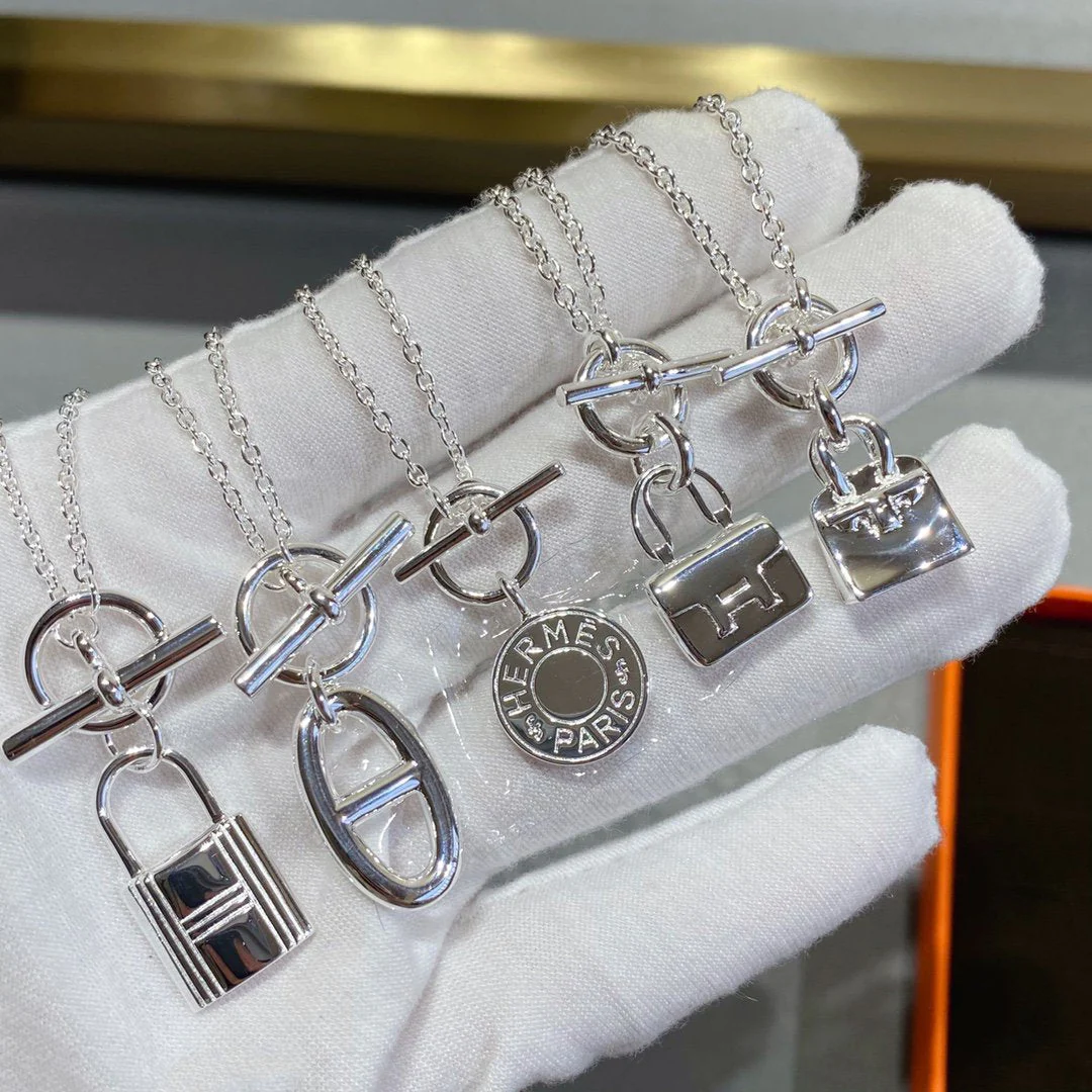 [Hmes]CONSTANCE PEDANT SILVER NECKLACE