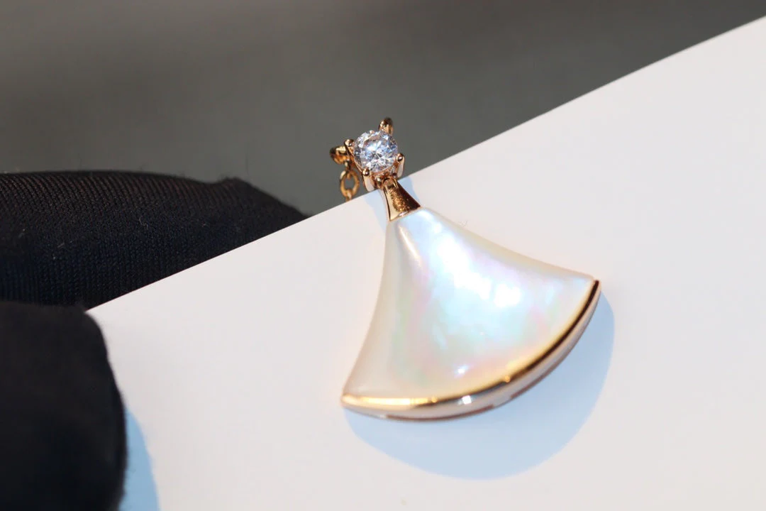 [BV]DREAM NECKLACE WHITE MOP PINK GOLD 1 DIAMOND