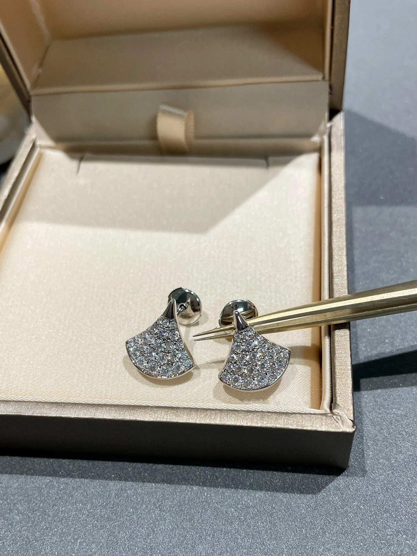 [BV]DREAM STUD EARRINGS DIAMOND