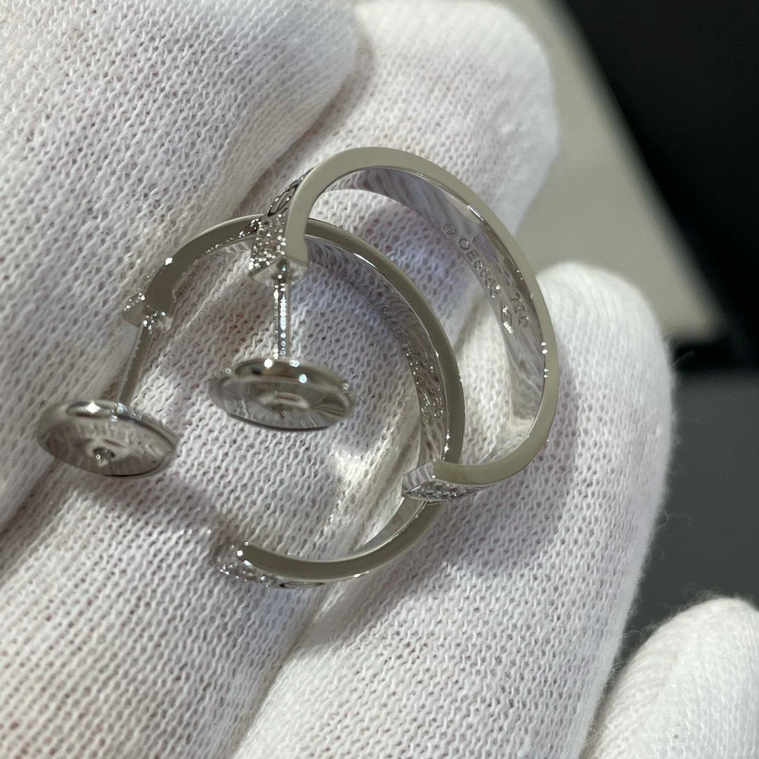 [CT]LOVE DIAMOND SILVER HOOP EARRINGS