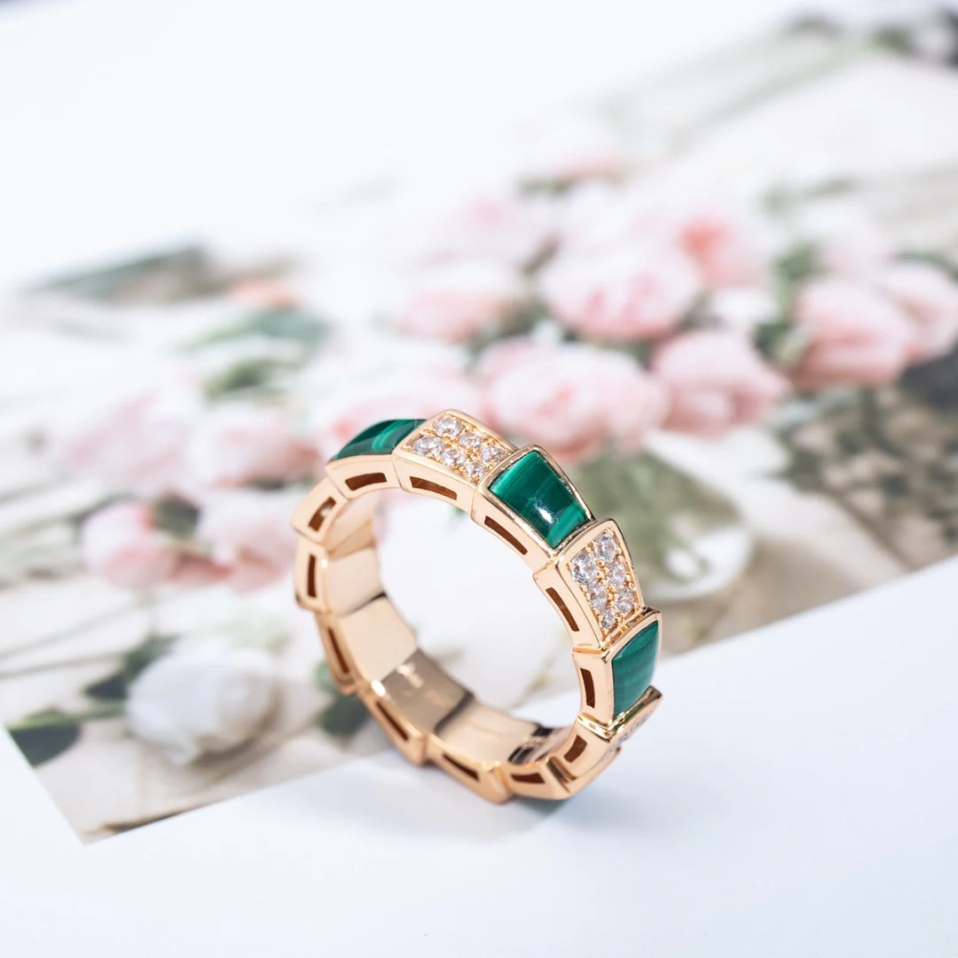 [BV]SERPENTI RING PINK GOLD MALACHITE DIAMOND PAVED 4MM