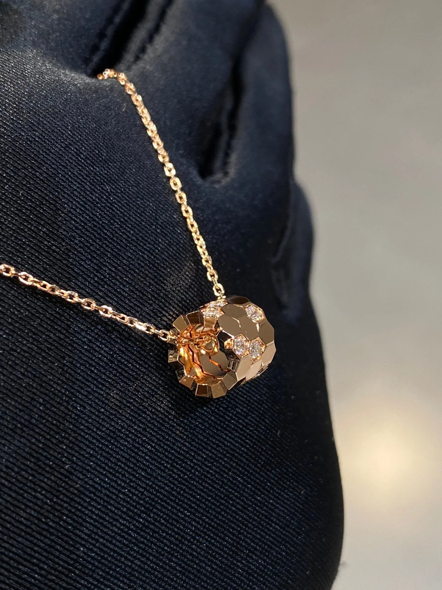 [CH]BEE LOVE DIAMOND NECKLACE
