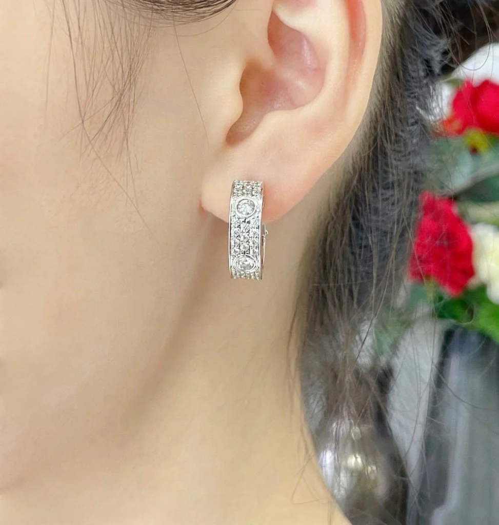 [CT]LOVE 5.5MM DIAMOND PAVED EARRINGS