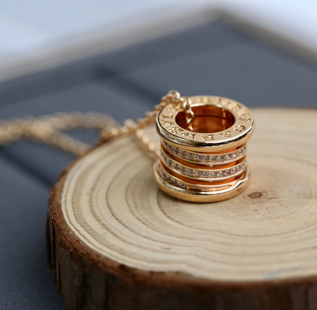 [BV]ZERO 1 PINK GOLD DIAMOND NECKLACE
