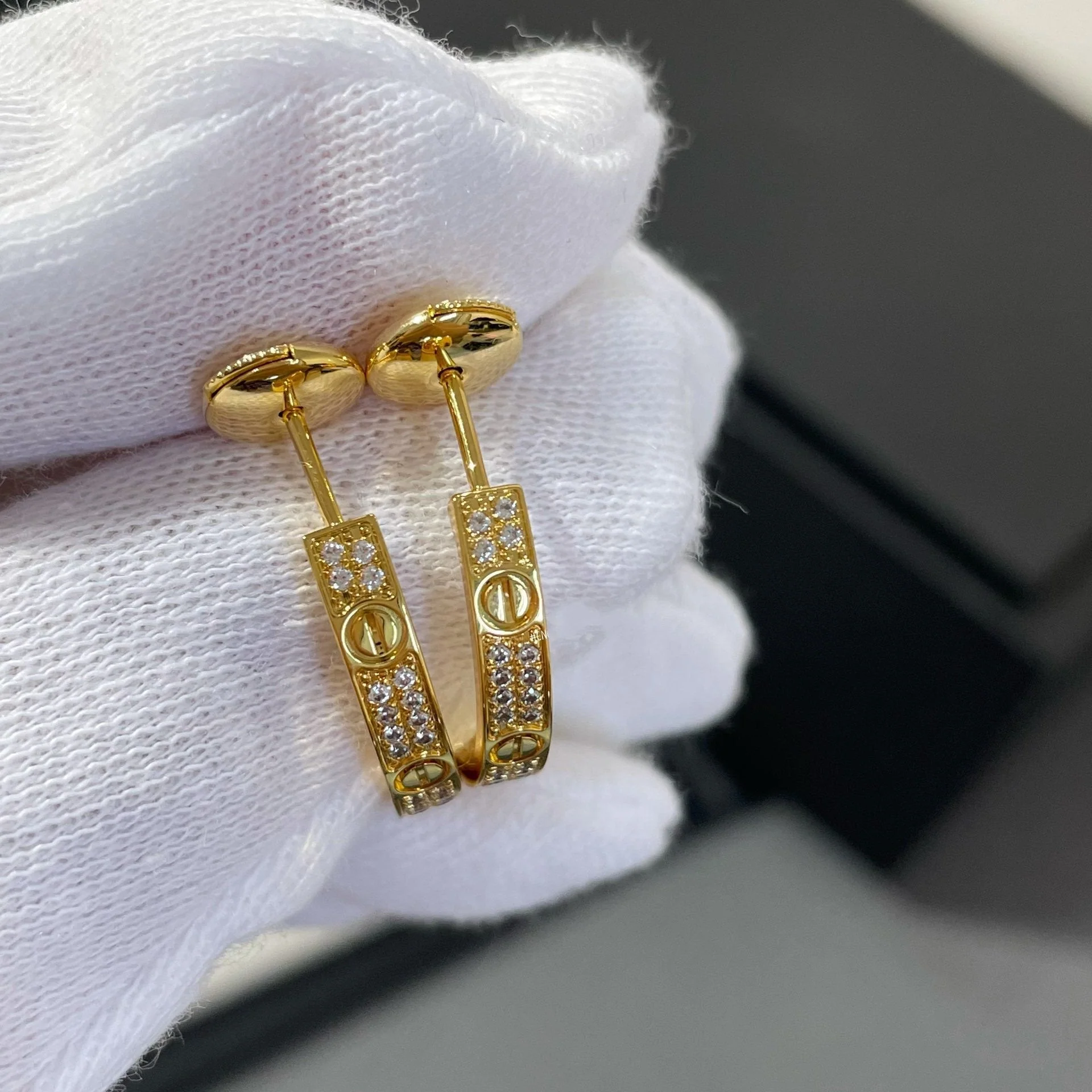 [CT]LOVE DIAMOND GOLD HOOP EARRINGS