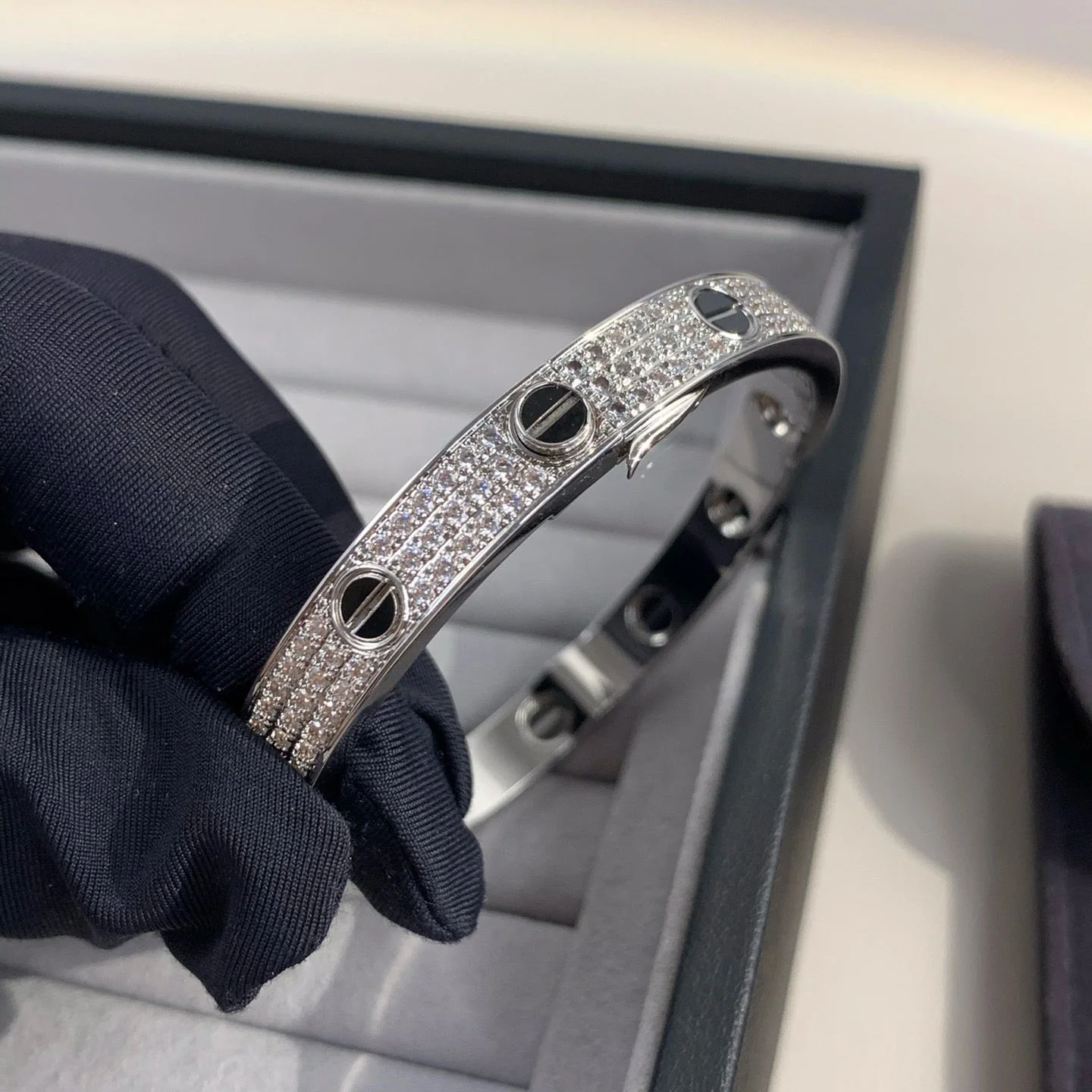 [CT]LOVE BRACELET 6.1MM DIAMOND-PAVED CERAMIC