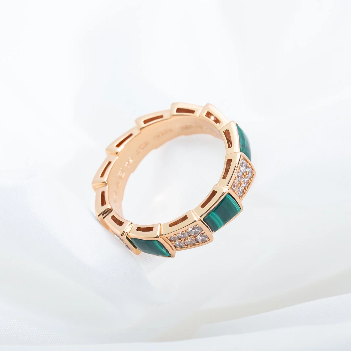 [BV]SERPENTI RING PINK GOLD MALACHITE DIAMOND PAVED 4MM