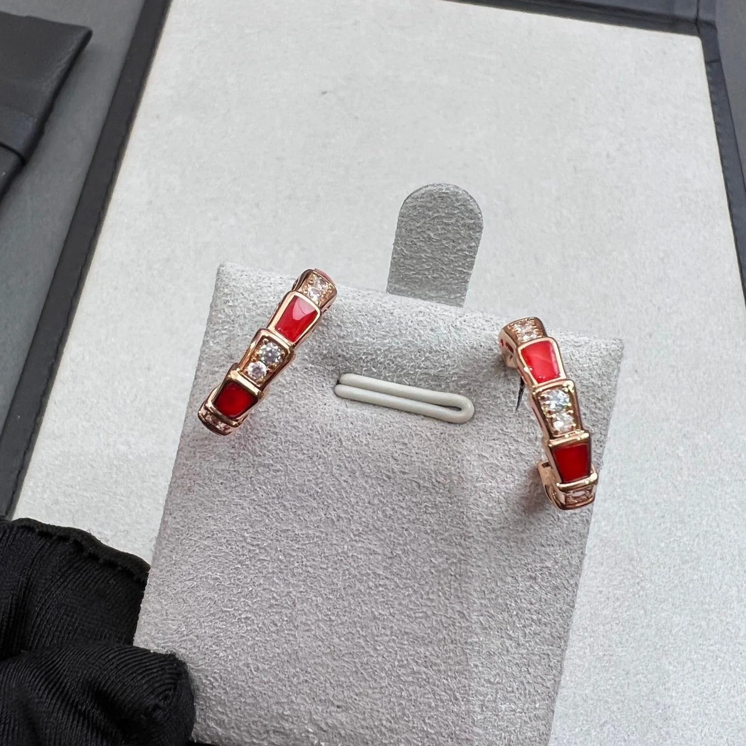 [BV]SERPENTI CARNELIAN PINK GOLD EARRINGS