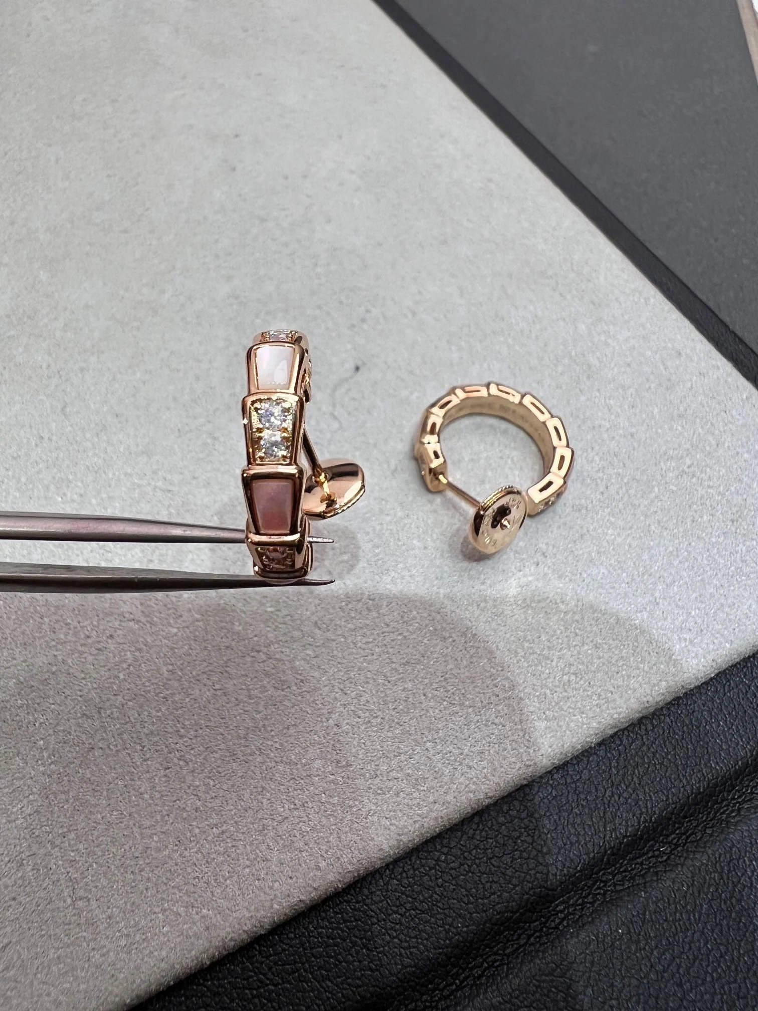 [BV]SERPENTI MOP PINK GOLD EARRINGS