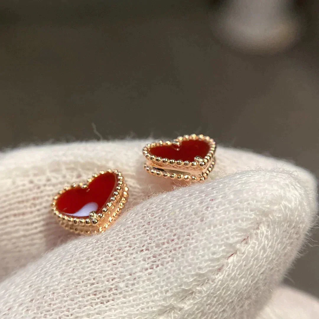 [CT]HEART CARNELIAN STUD EARRINGS