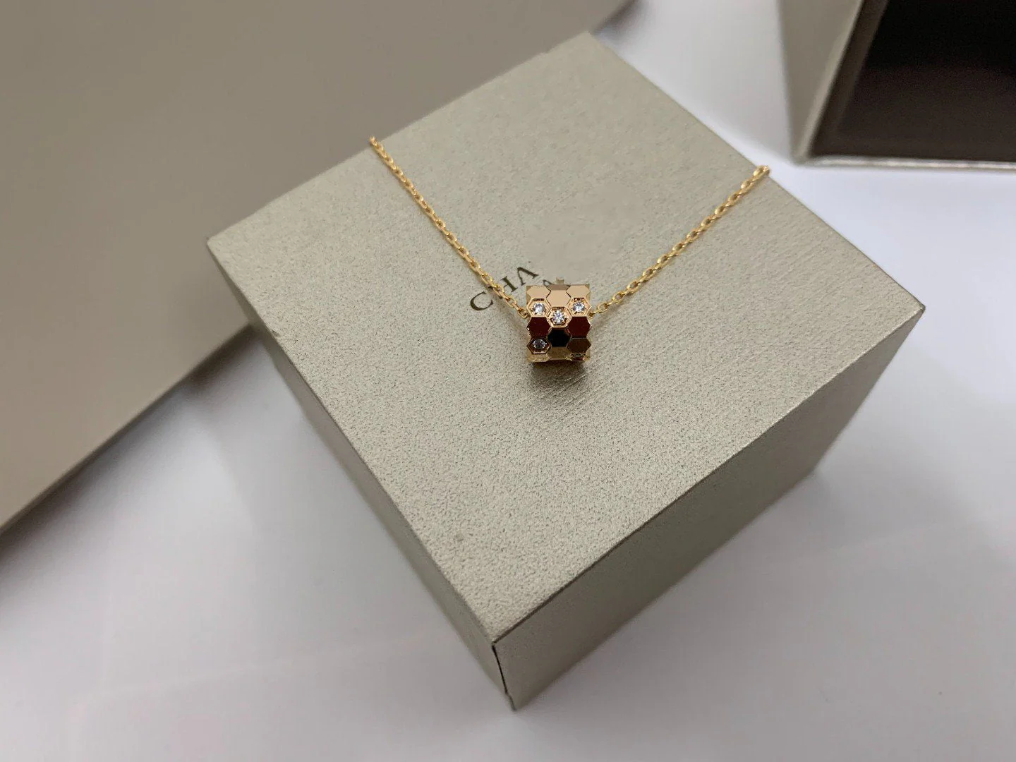 [CH]BEE LOVE DIAMOND NECKLACE