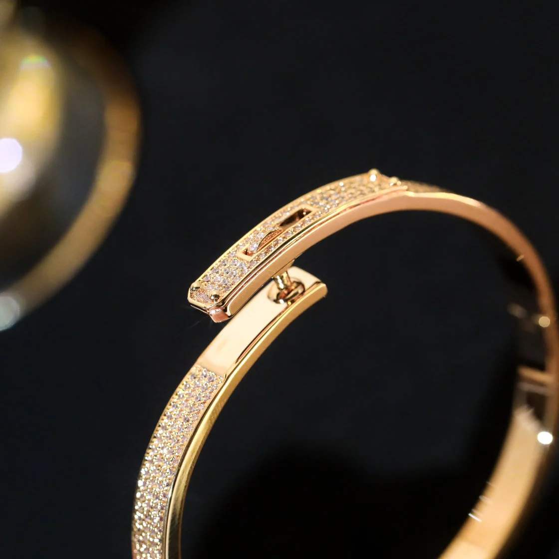 [Hmes]KELLY BRACELET DIAMOND PAVED