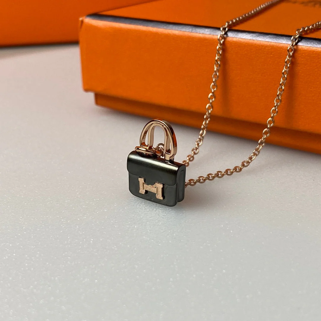 [Hmes]CONSTANCE BLACK PEDANT PINK GOLD NECKLACE