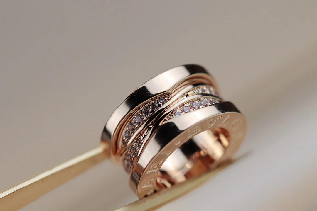 [BV]ZERO 1 PINK GOLD DIAMOND NECKLACE