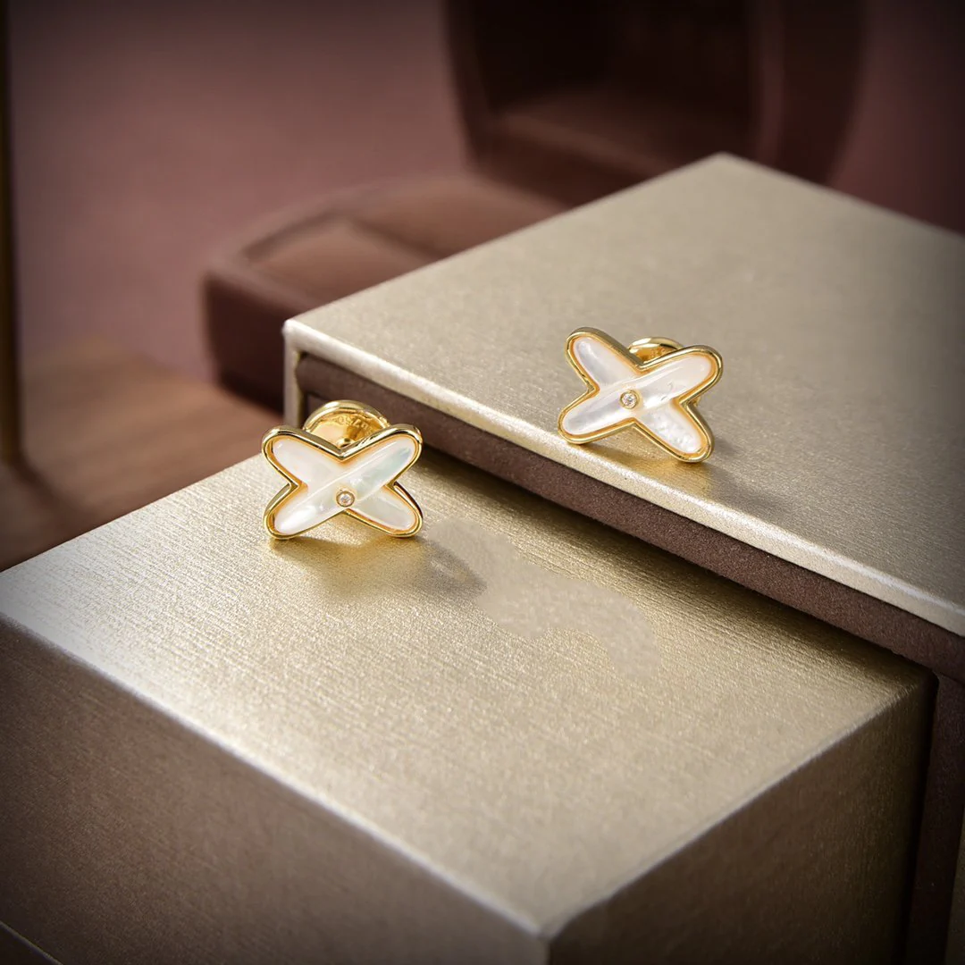 [CH]JEUX DE WHITE MOP GOLD DIAMOND EARRINGS
