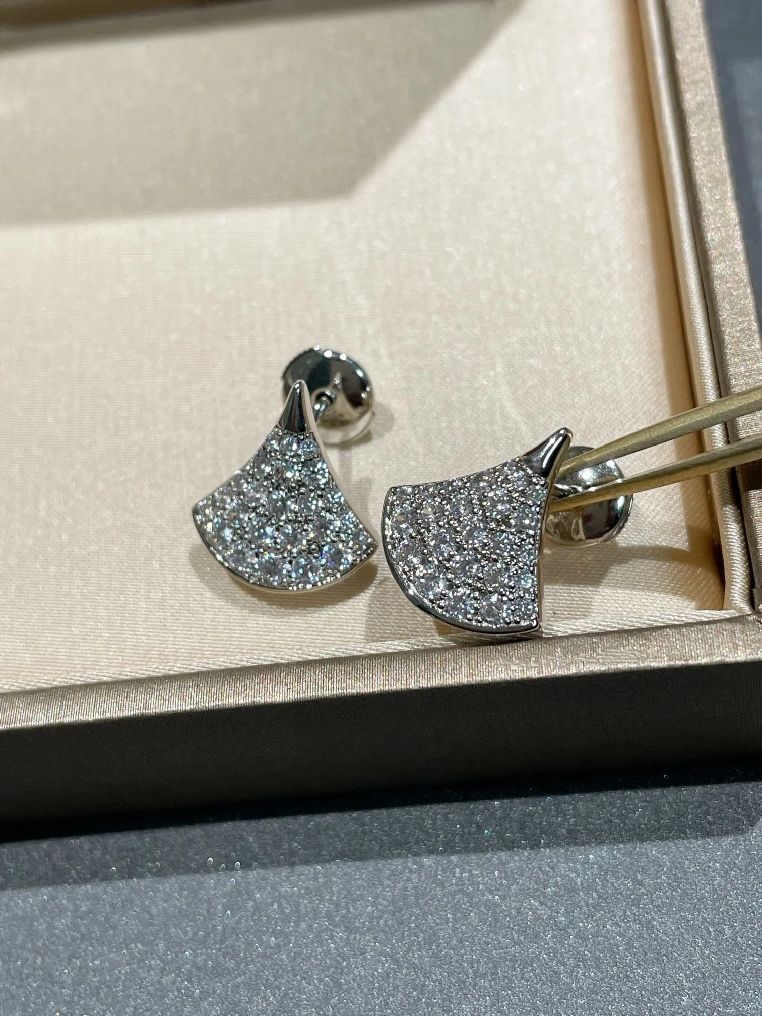 [BV]DREAM STUD EARRINGS DIAMOND