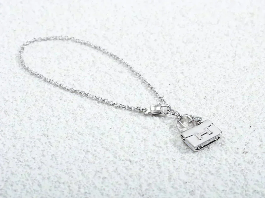 [Hmes]AMULETTE PEDANT SILVER NECKLACE