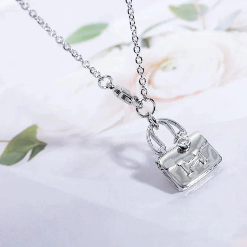 [Hmes]AMULETTE PEDANT SILVER NECKLACE
