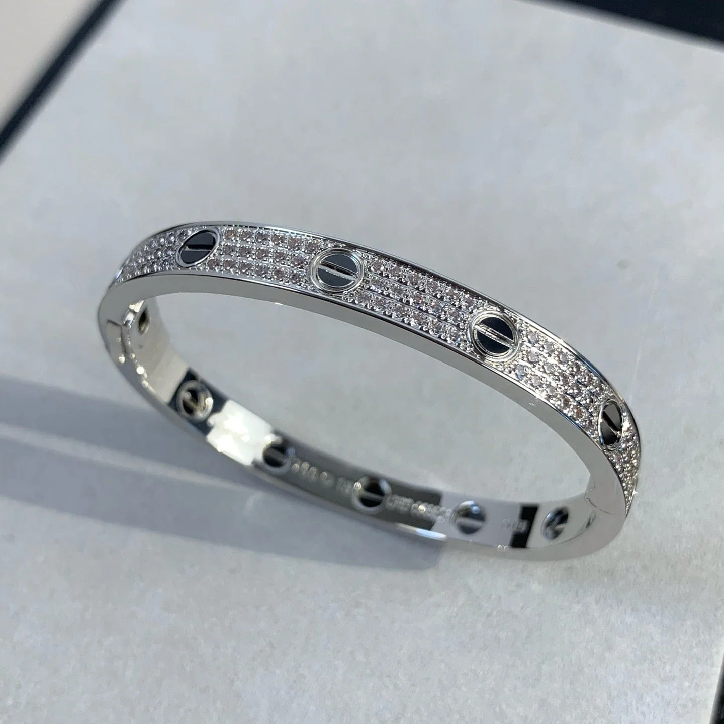 [CT]LOVE BRACELET 6.1MM DIAMOND-PAVED CERAMIC