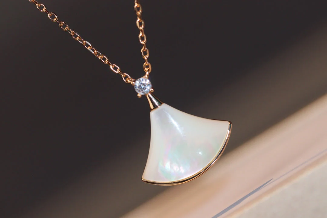 [BV]DREAM NECKLACE WHITE MOP PINK GOLD 1 DIAMOND