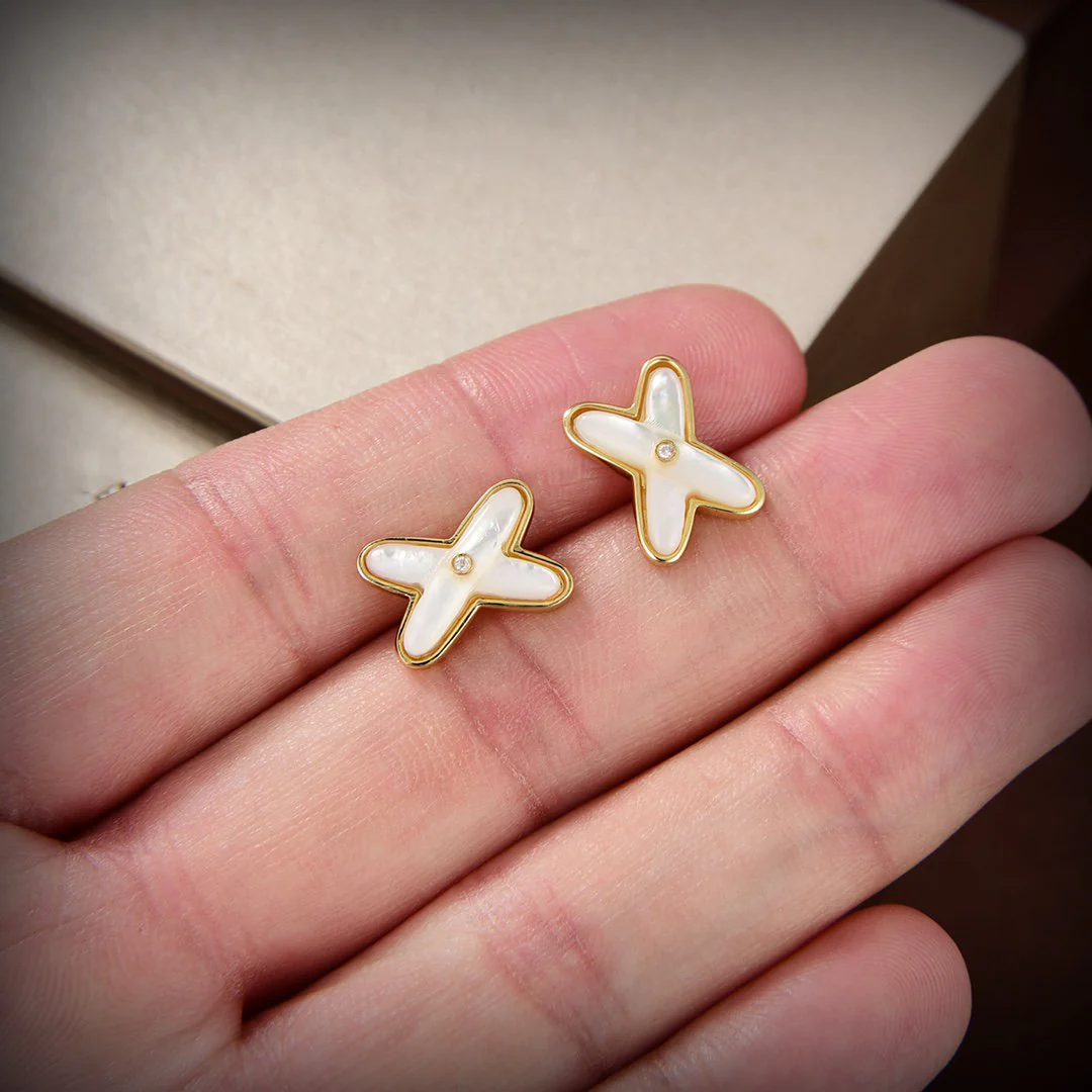 [CH]JEUX DE WHITE MOP GOLD DIAMOND EARRINGS