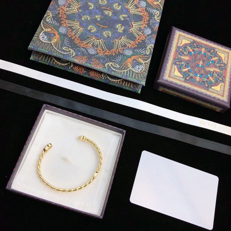 [CD] CLOVER GOLD CUFF BRACELET