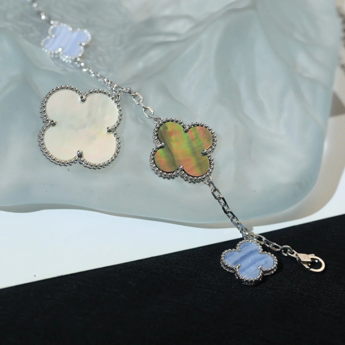 [VA]CLOVER BRACELET 5 MOTIFS MOP CHALCEDONY SILVER