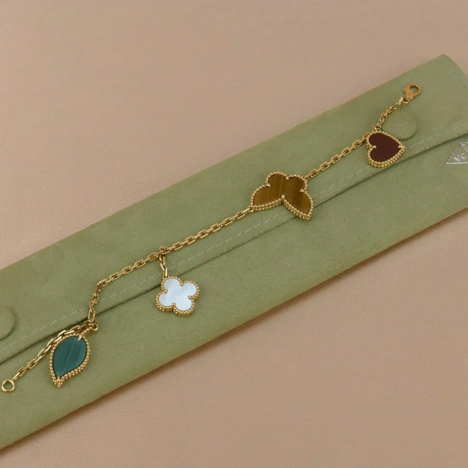 [VA]LUCKY SPRING 5 MOTIF GOLD BRACELET
