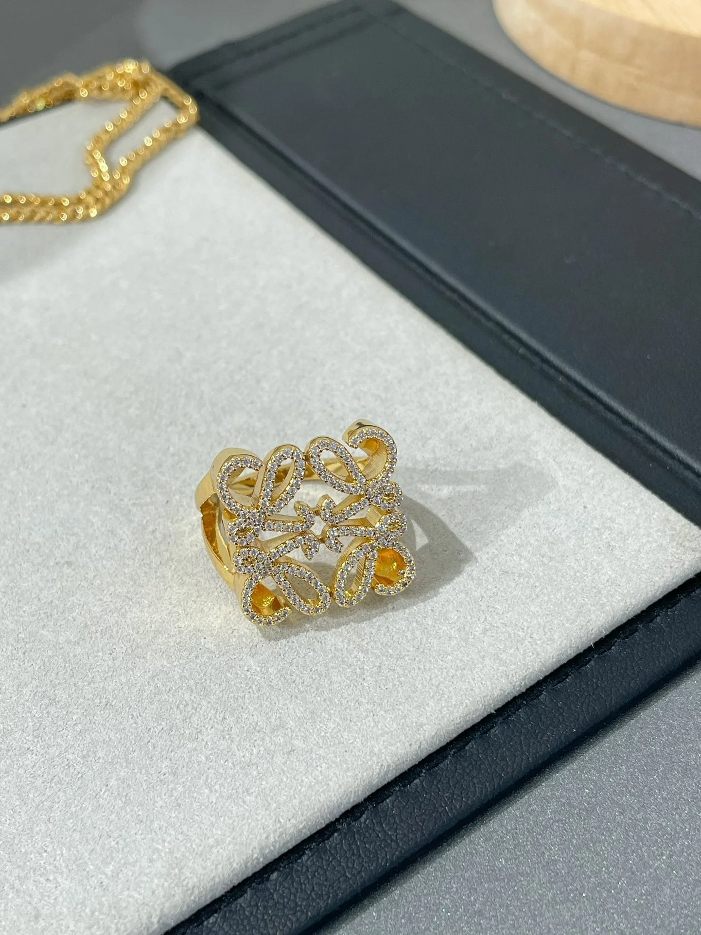 [CD]ANNAGRAM DIAMOND PAVED GOLD RING