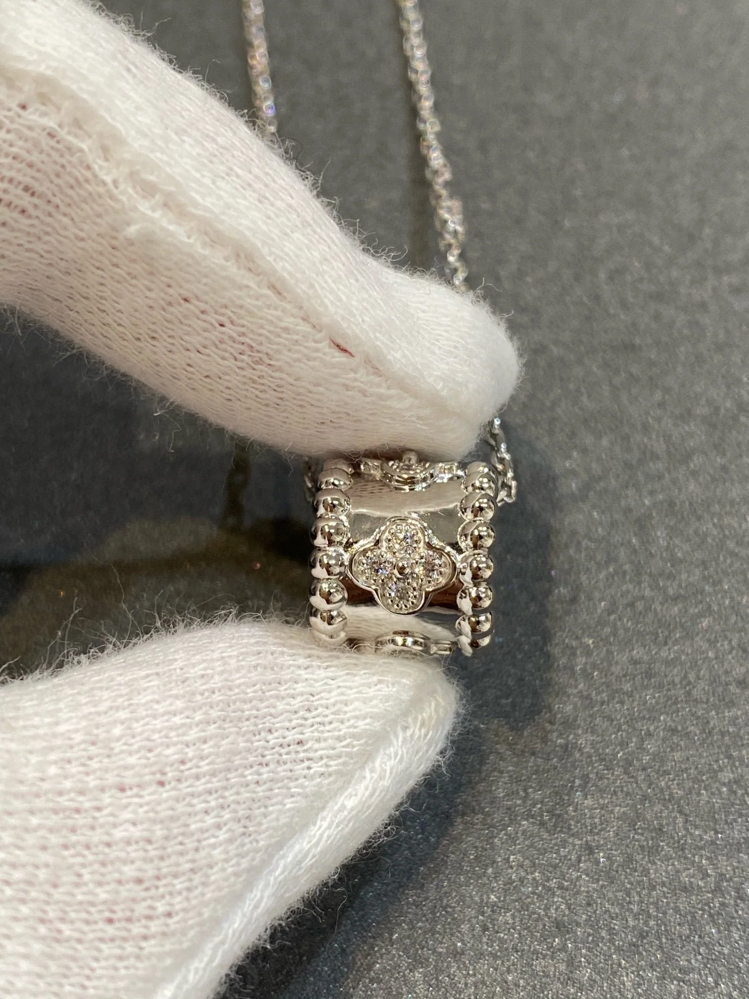 [VA]PERLEE PEDANT SIVLER DIAMOND NECKLACE