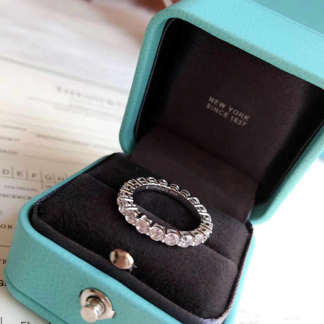 [TF]DIAMOND EMBRACE FULL CIRCLE BAND RING