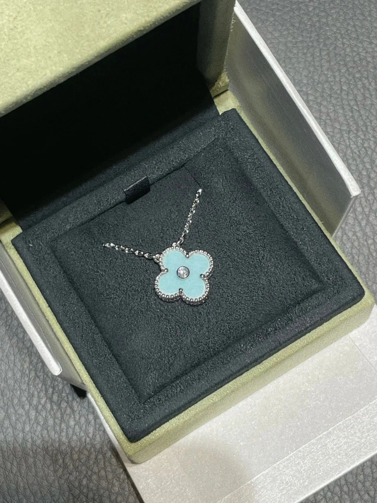 [VA]CLOVER 1 DIAMOND LIGHT BLUE SILVER NECKLACE