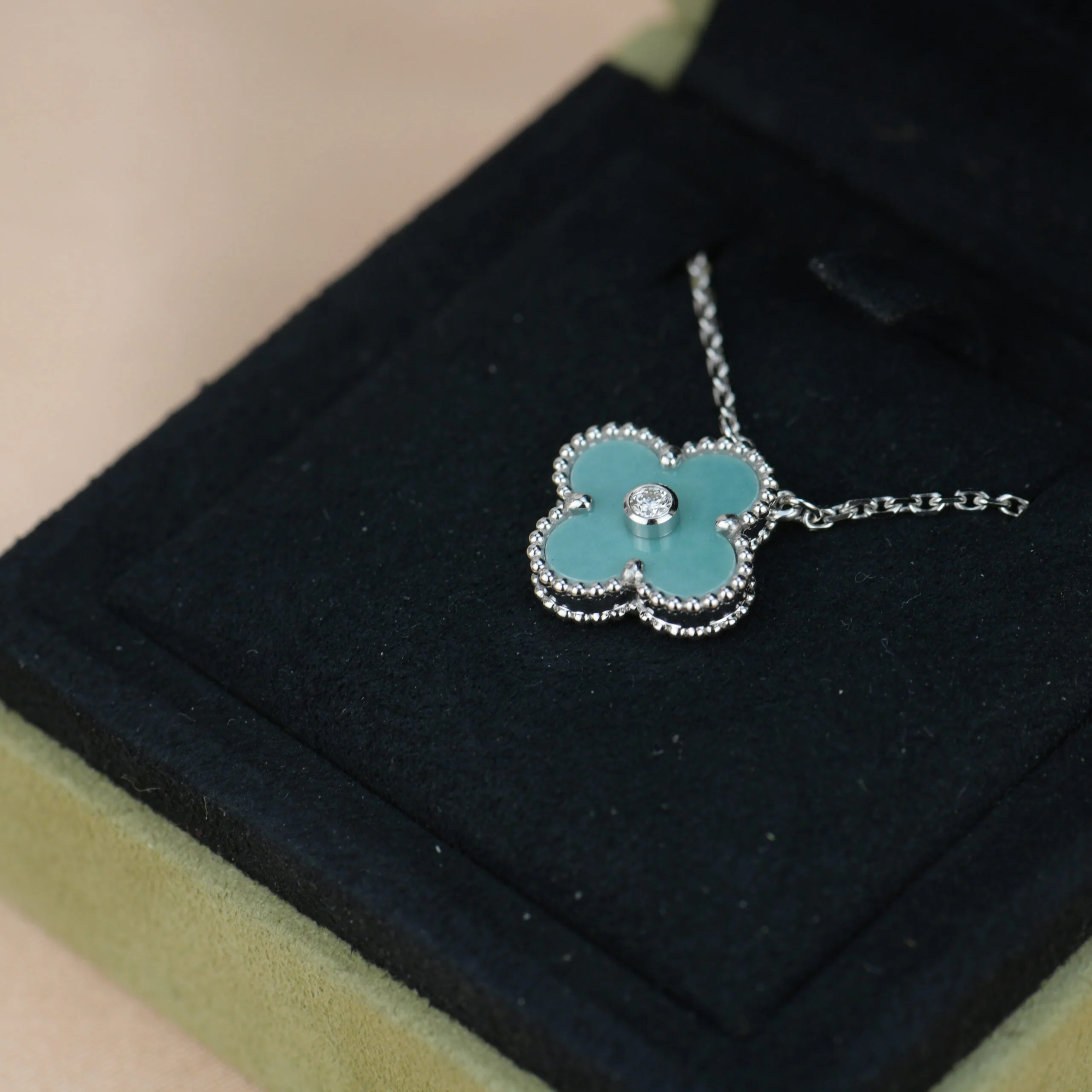 [VA]CLOVER 15MM DIAMOND SVRES PORCELAIN  NECKLACE SILVER