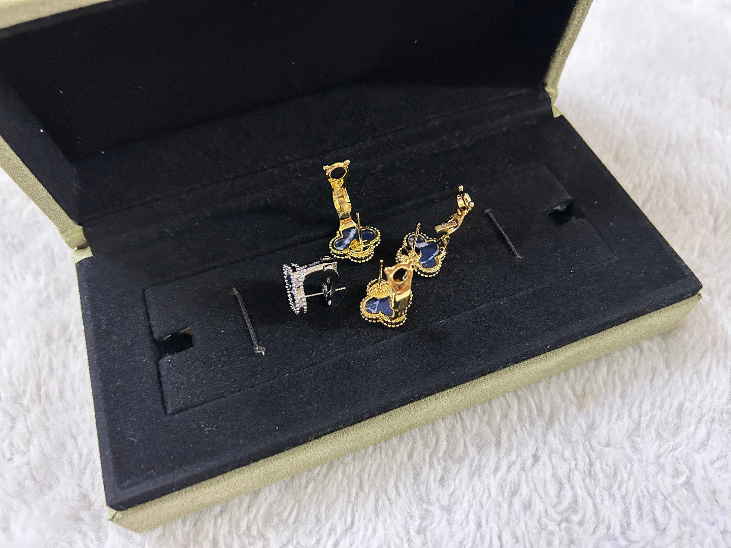 [VA]CLOVER PIETERSITE MEDIUM STUD EARRINGS