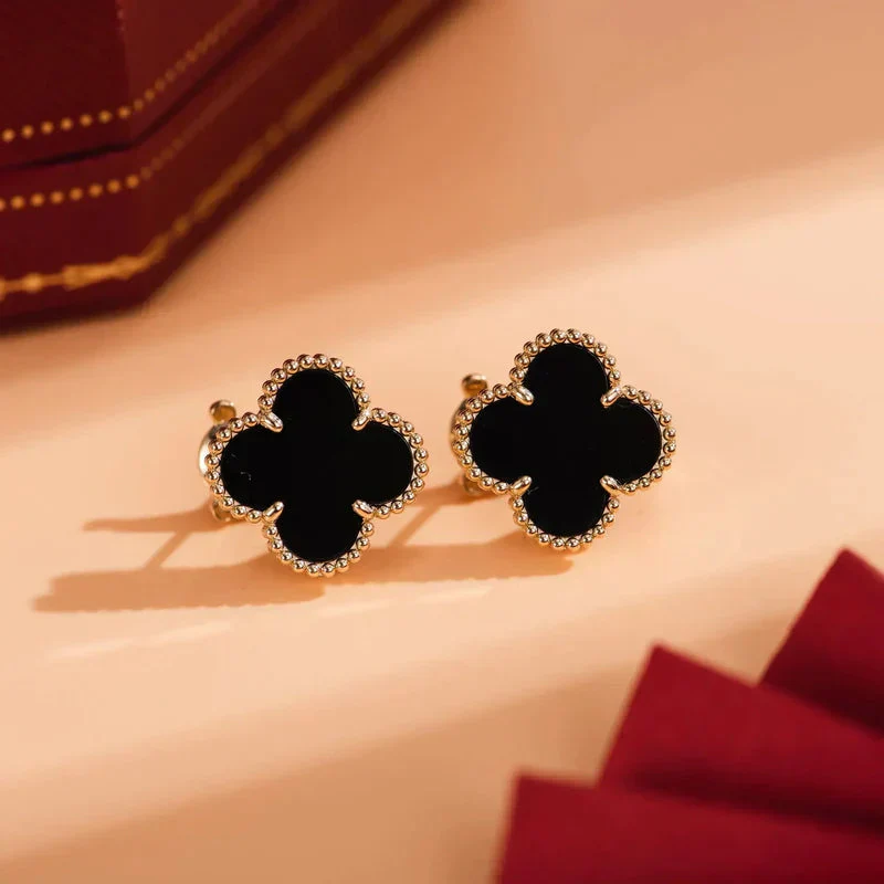 [VA]CLOVER MEDIUM 1 MOTIFS  ONYX STUD EARRINGS