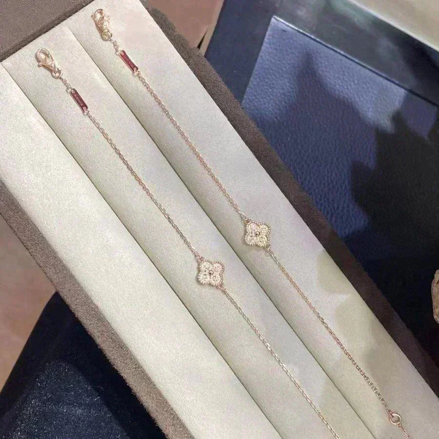 [VA]CLOVER SINGLE FLOWER BRACELET