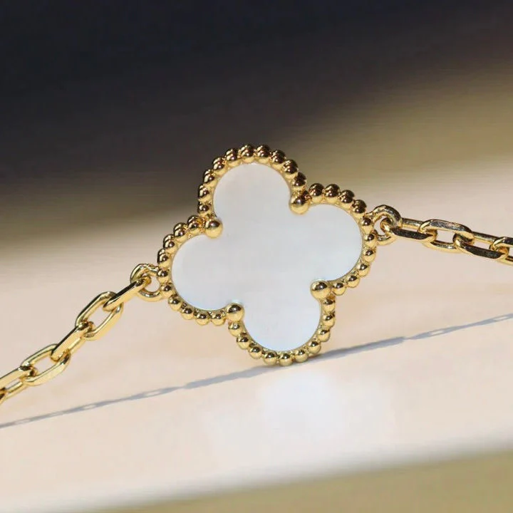 [VA]CLOVER 20 MOTIFS WHITE MOP NECKLACE