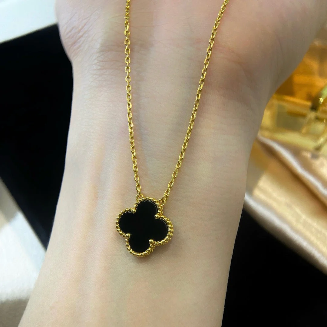 [VA]CLOVER 15MM BLACK ONYX SINGLE FLOWER NECKLACE
