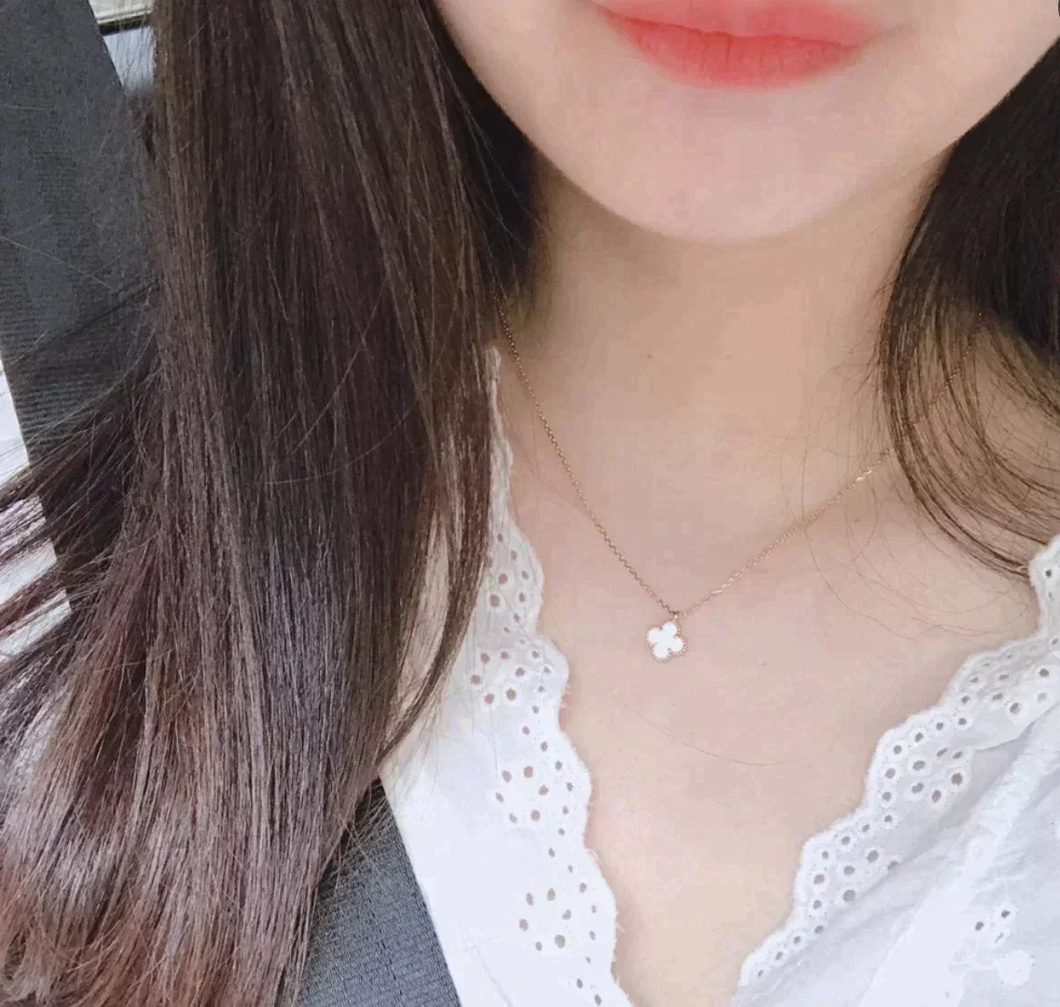 [VA]CLOVER MINI 9.5MM WHITE MOTHER-OF-PEARL NECKLACE