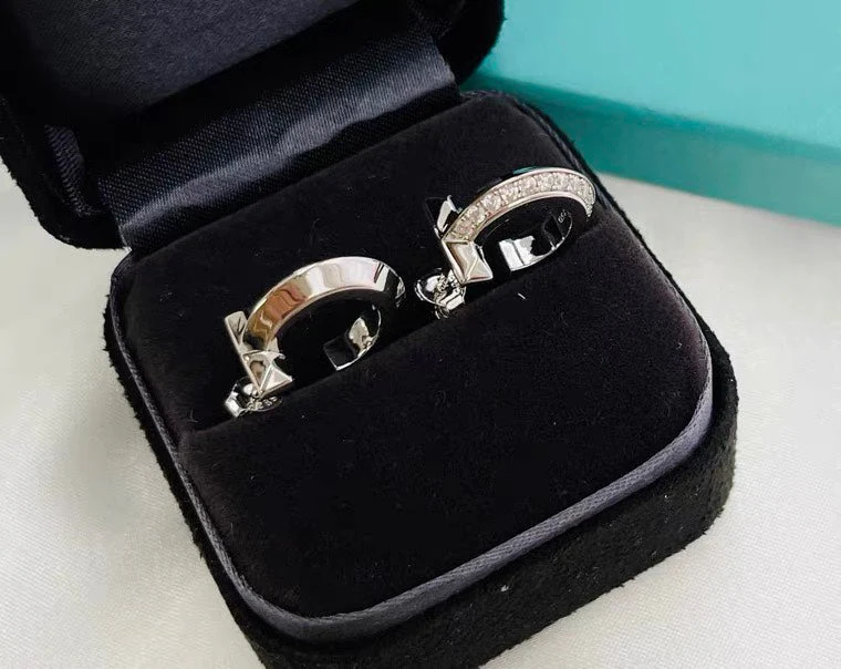 [TF]HOOP EARRINGS IN ROSE GOLD WITH DIAMONDS