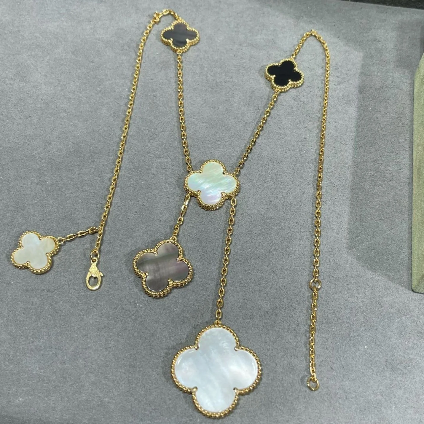 [VA]CLOVER 6 MOTIF MOP ONYX GOLD NECKLACE