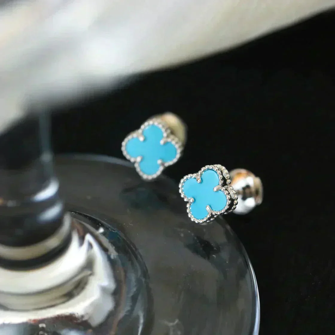 [VA]CLOVER MINI 9.5MM ONYX STUD EARRINGS SILVER