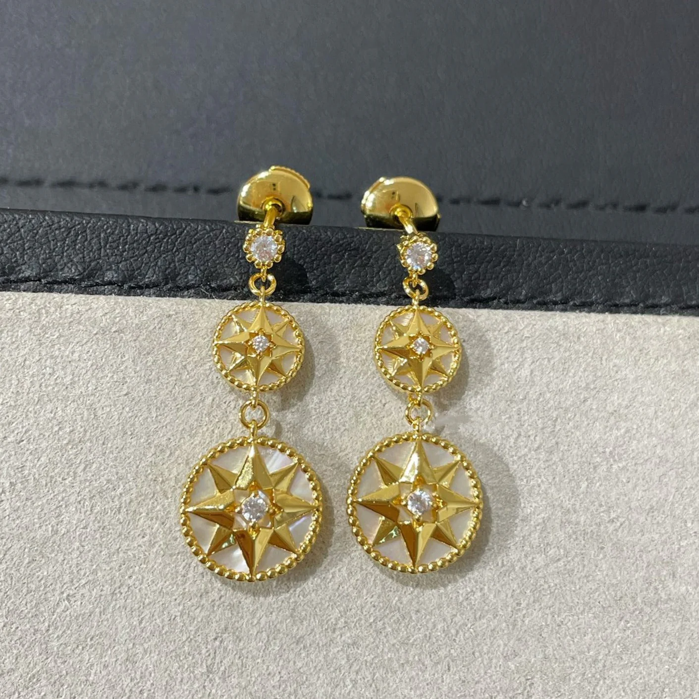 [CD]LUCKY STAR GOLD DIAMOND MOP 3 MOTIF DROP EARRINGS