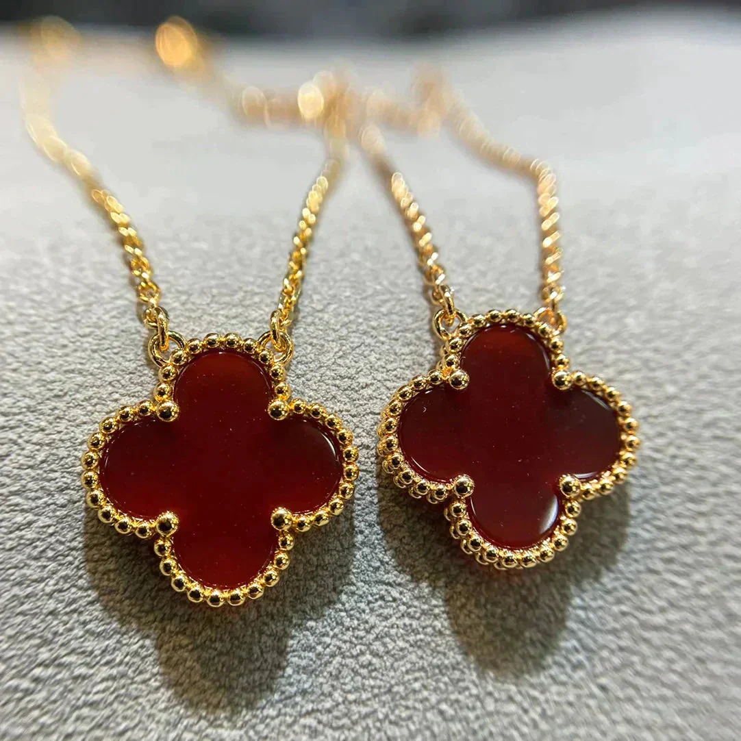 [VA]CLOVER 15MM CARNELIAN SINGLE FLOWER NECKLACE