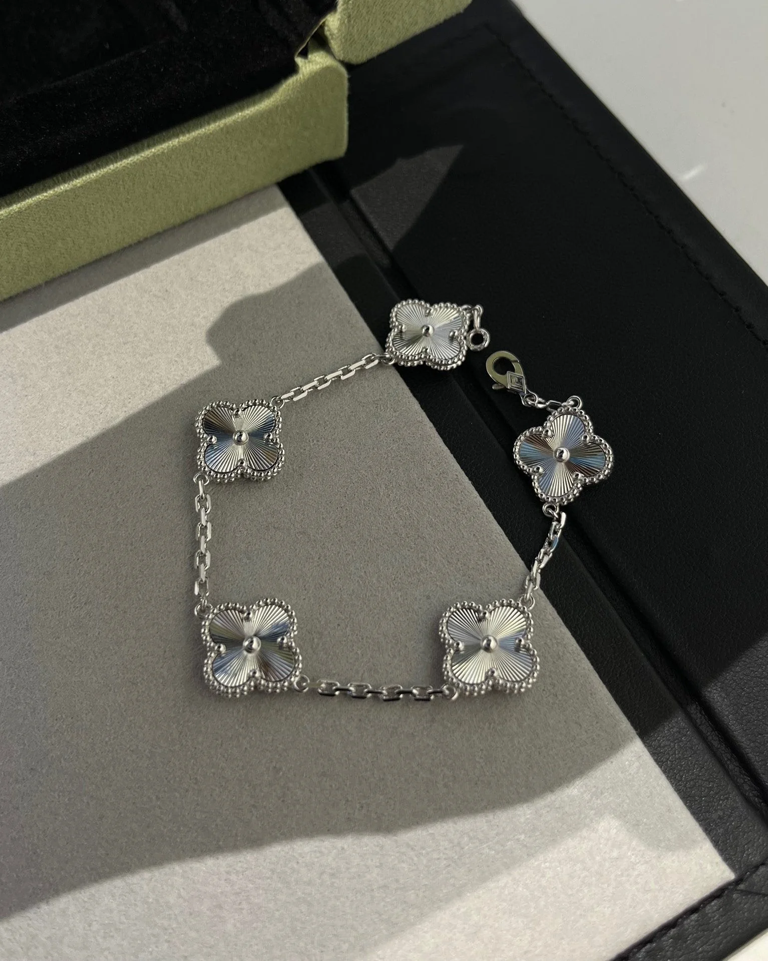 [VA]CLOVER SILVER 5 MOTIFS BRACELET