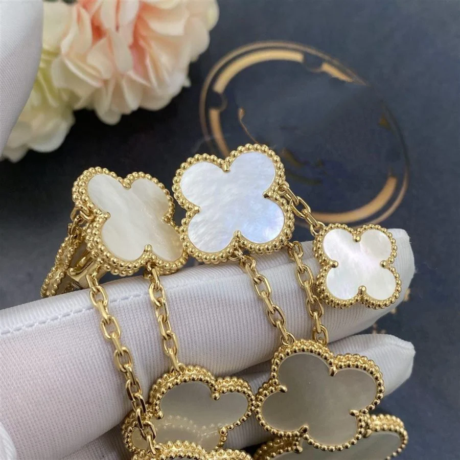 [VA]CLOVER EARRINGS WHITE MOP 4 MOTIFS GOLD