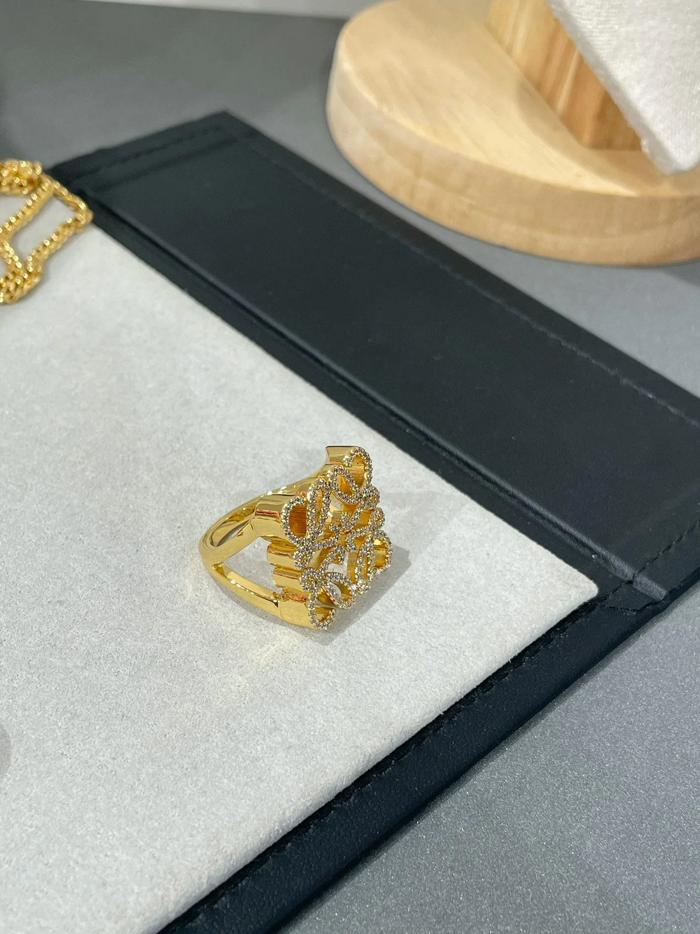 [CD]ANNAGRAM DIAMOND PAVED GOLD RING