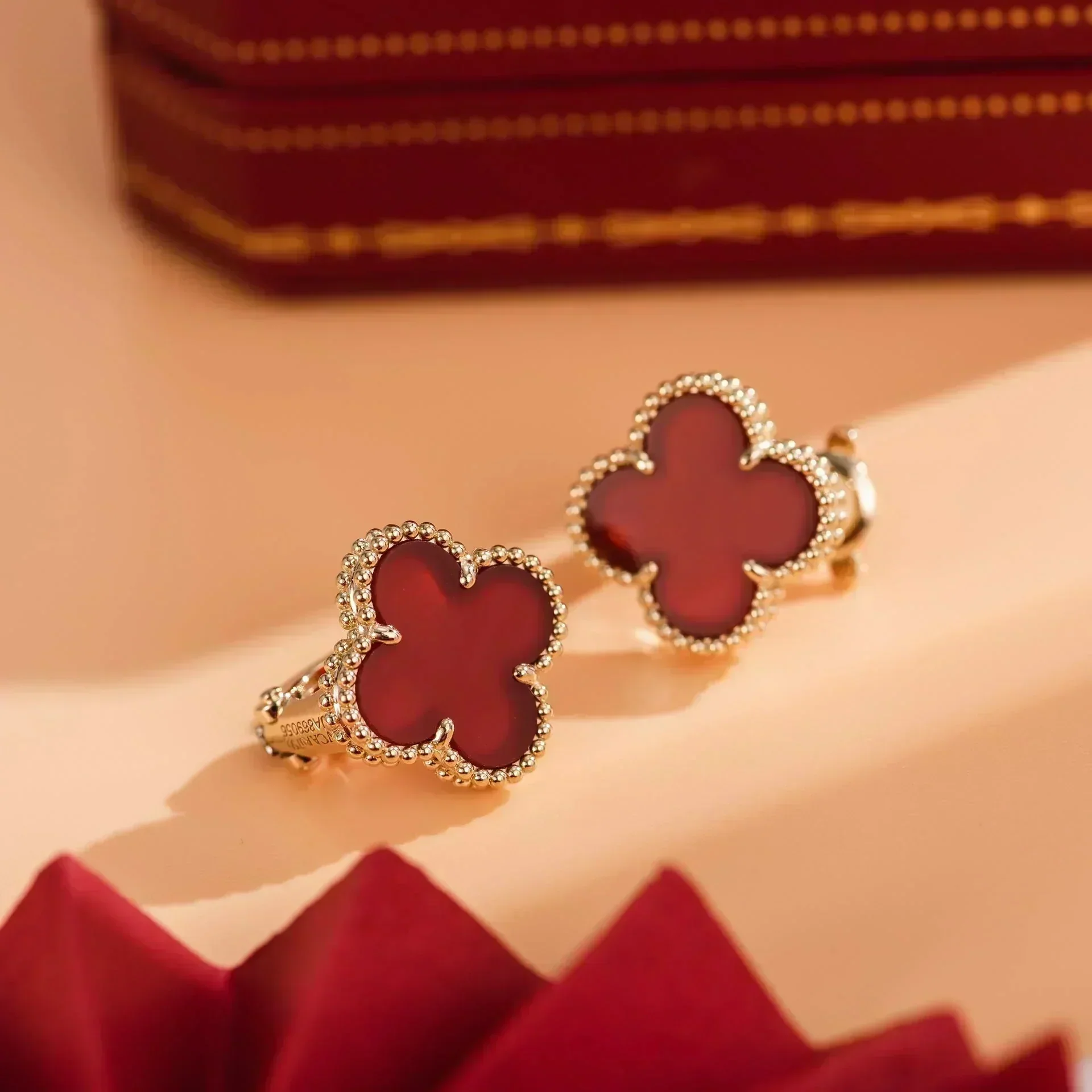 [VA]CLOVER MEDIUM 1 MOTIFS CARNELIAN  EARRINGS