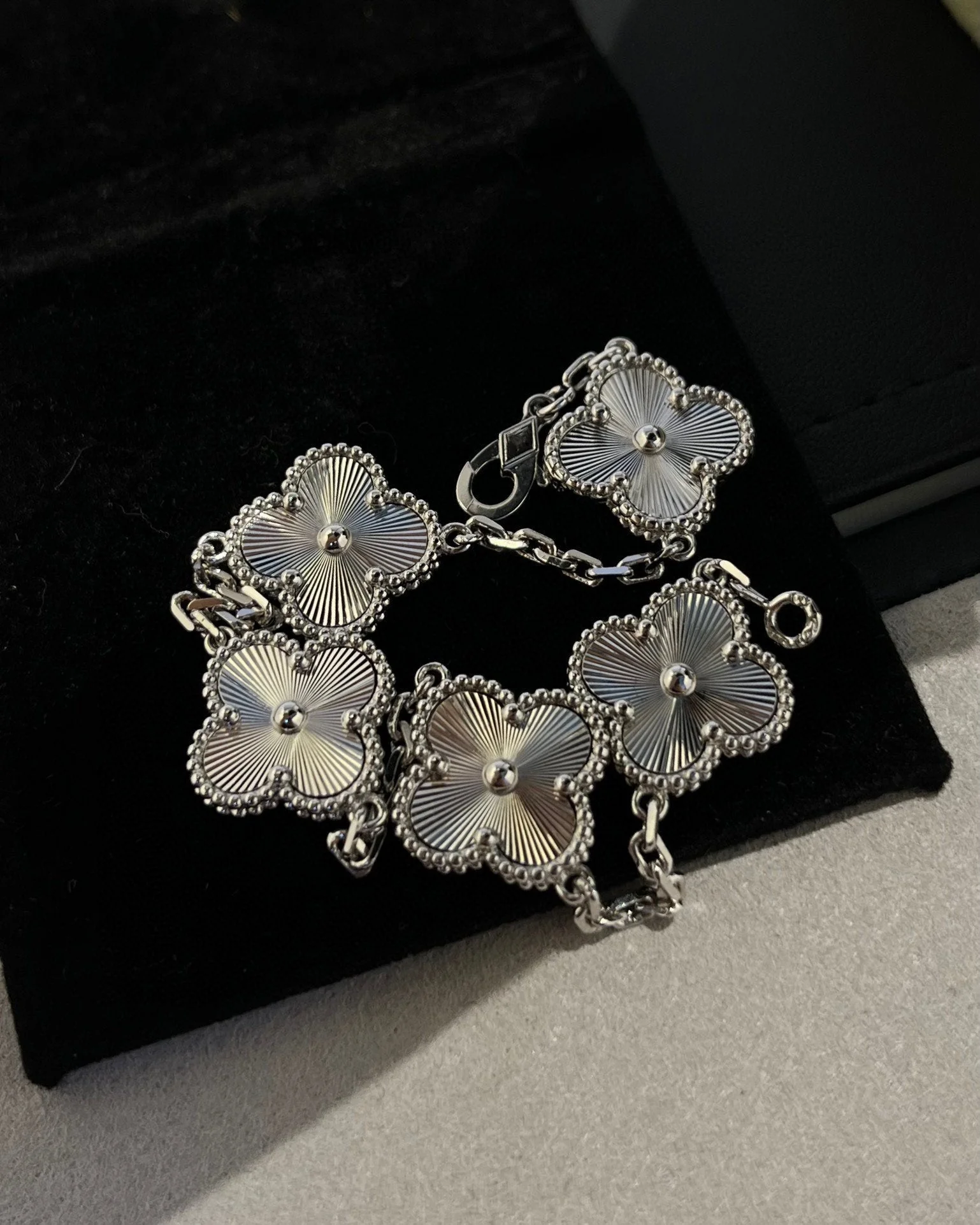 [VA]CLOVER SILVER 5 MOTIFS BRACELET